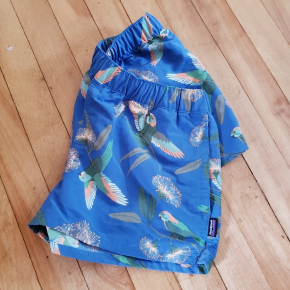 🏷PATAGONIA W's Barely Baggies Shorts - S - Picture 11 of 11